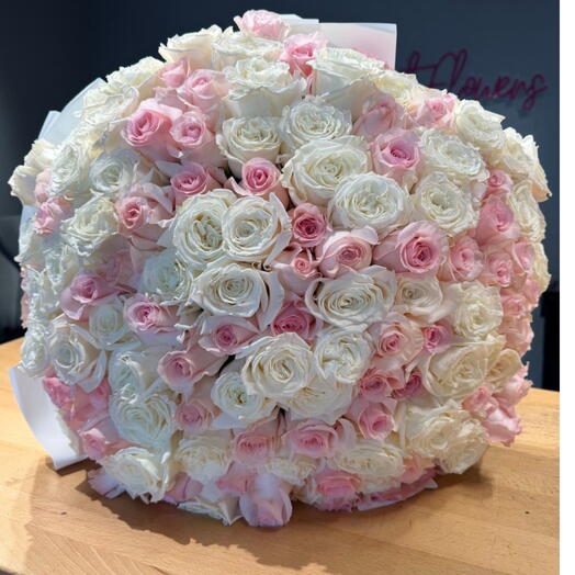 150 White and Pink Roses