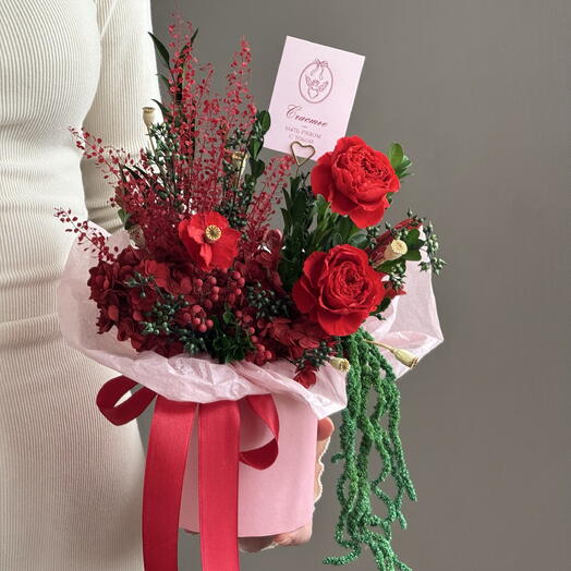 Композиция из стабилизированных цветов на 14 февраля