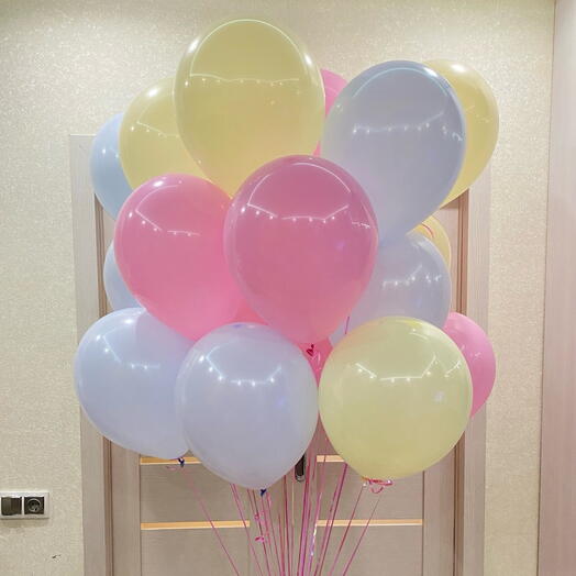 Нежное весенне облако из 17 шаров