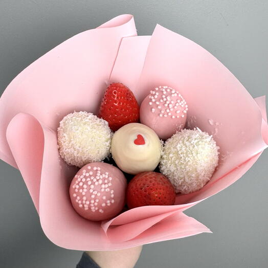 Букет клубника в шоколаде 7 шт