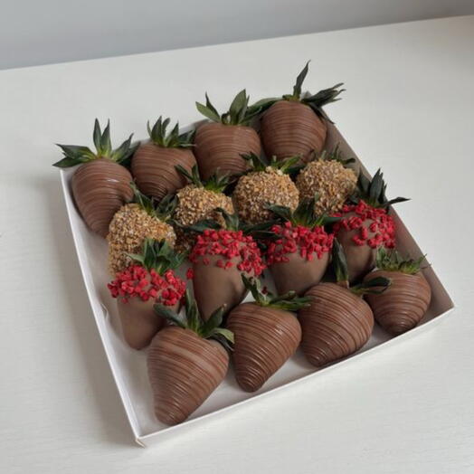 Клубника в шоколаде (набор 11-12 ягод)