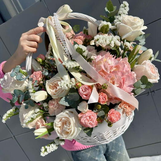 Роскошная корзина с цветами 🎀