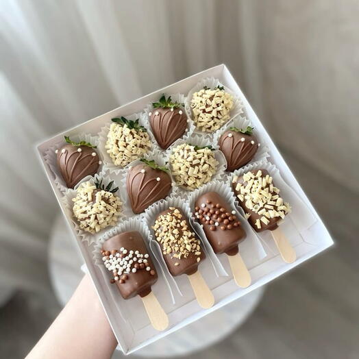 Клубника (8шт.) и бананы (4шт.) в шоколаде