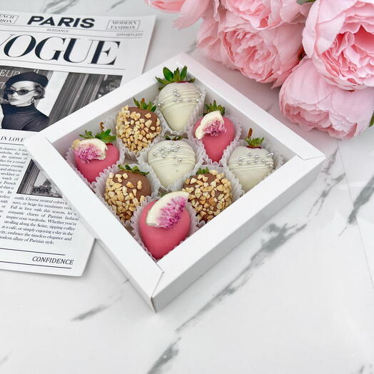 Chocolate-covered strawberries "My most tender"