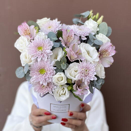 Fleurs. Коробочка с эустомами, хризантемами, альстромериями