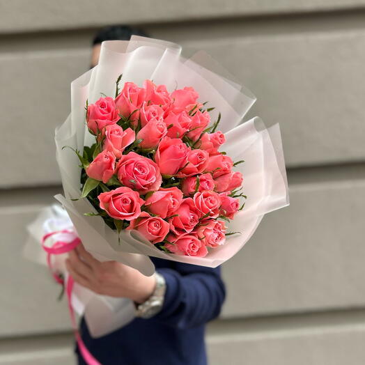 Букет роз 🍉«Сочный розовый»🦩🌺 кенийская Роза 25 штук в матовой упаковке 🪷
