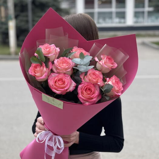Букет розовых нежных роз