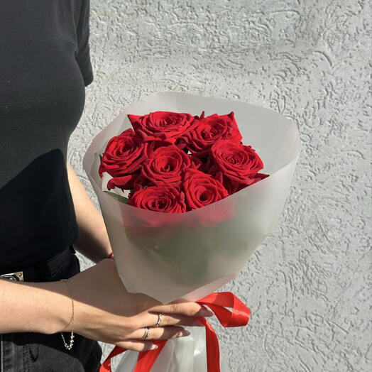 7 одноголовых роз