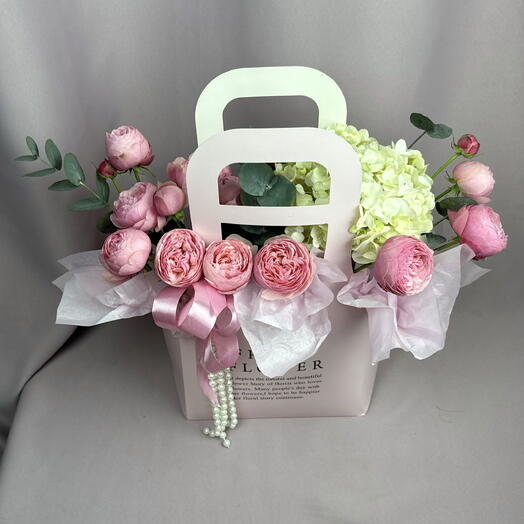 Нежная композиция в сумочке. Гортензия, Сильва пинк. 🎀