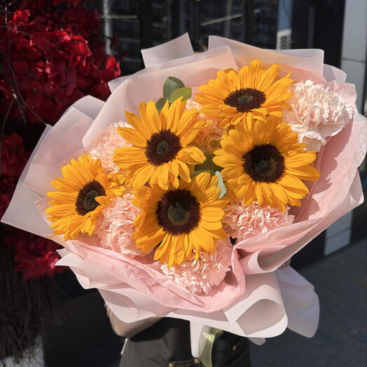 Букет с подсолнухами и нежными диантусами 💫🎀🌻