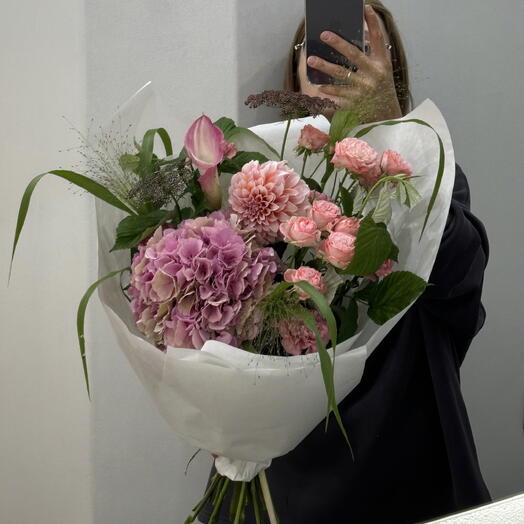 Нежный розовый букет с гортензией 💗
