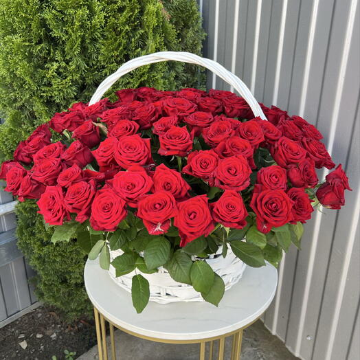 101 Роза в корзине 🌹