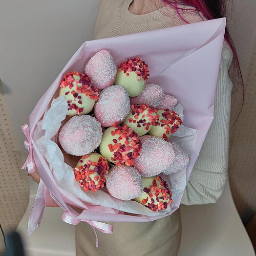 🍓 T09: букет из клубники в шоколаде с малиной и кокосом (13–15 ягод)