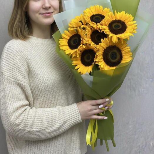 Букет из 7 подсолнухов