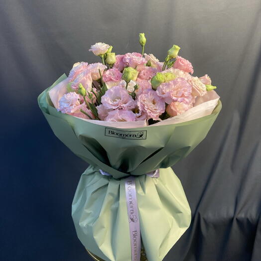 Bouquet with pink lisianthus