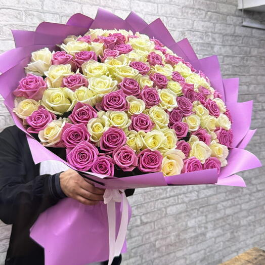101 Роза микс белые и розовые