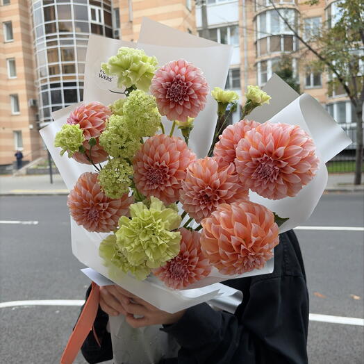 Букет « Георгины в саду» от XOFLOWERS