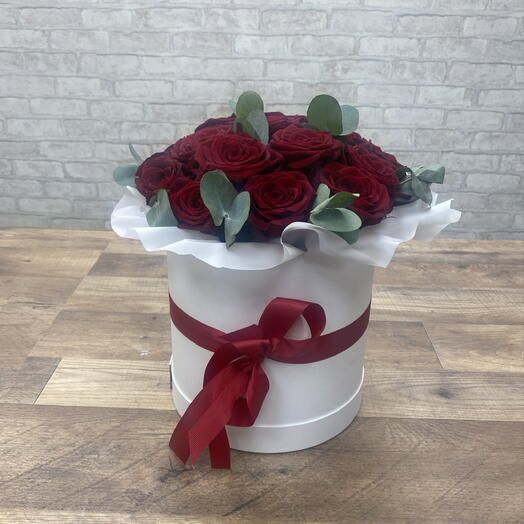 Красные розы в коробке 🌹🌹🌹