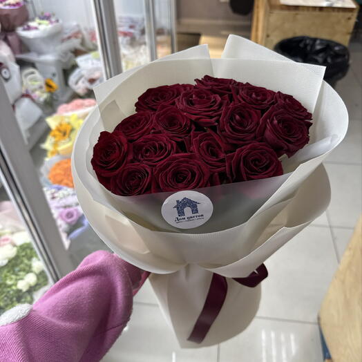 Букет из 15 роз красных