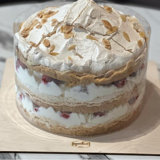 Homemade Cream Cheese Cake with Raspberry and Almonds – 8–10 Slices