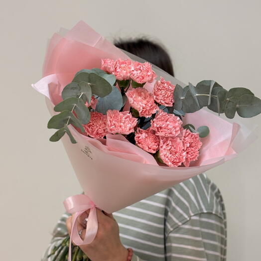 Букет из ажурных гвоздик
