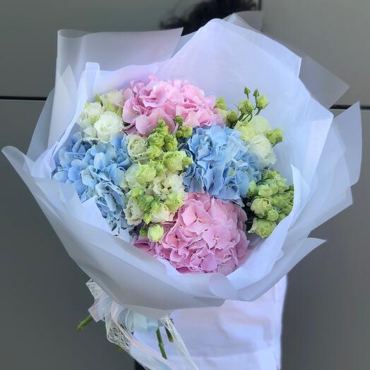 Bouquet of eustoma and hydrangeas "Sea"