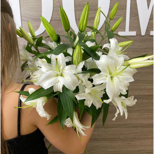 Bouquet of 5 white lilies
