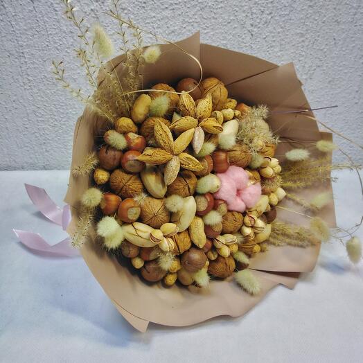 Букет ореховый с хлопком