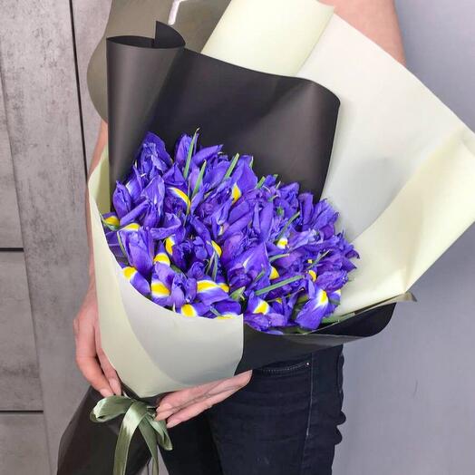 Букет из 31 ириса