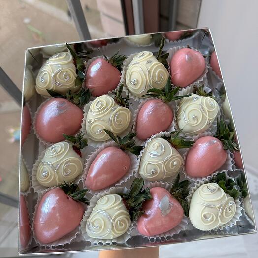 Клубника в шоколаде на Никах, Курбан-байрам 16 шт