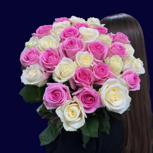 Bouquet of 31 white and pink roses
