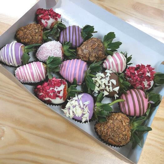 Бокс из клубники в шоколаде callebaut