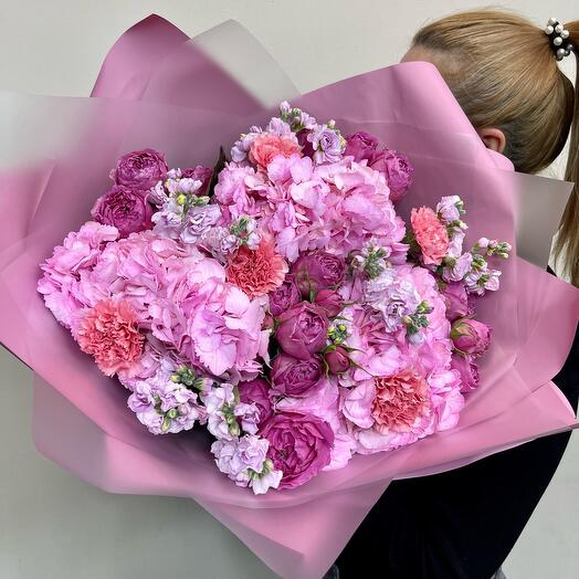 Авторский с гортензией пионовидной розой и маттиолой 🌸