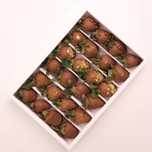 24 клубник в бельгийском молочном шоколаде