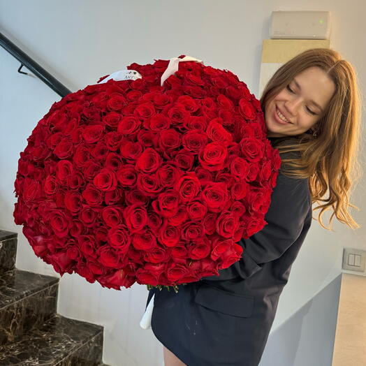 400 roses bouquet