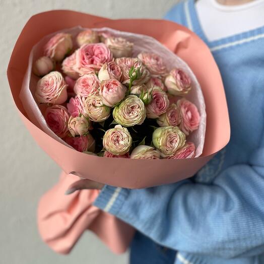 Ramo de 7 rosas de peonía arbustiva