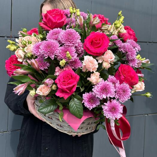 Букет розы хризантемы в корзине 💞