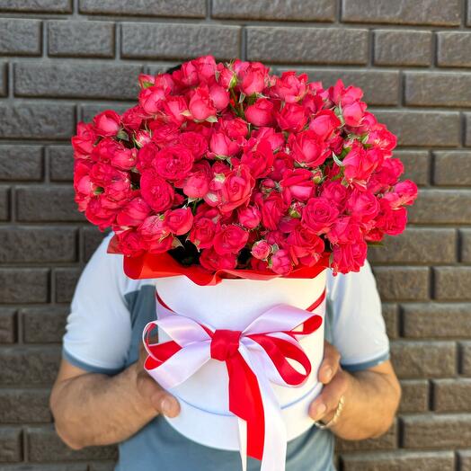39 кустовых роз в коробке♥️