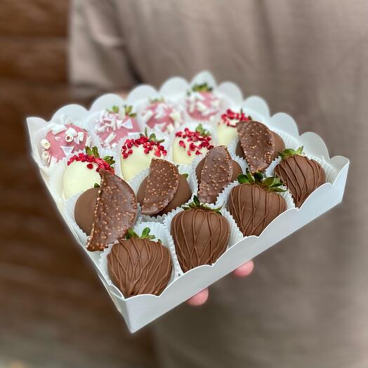Клубничный бокс 16 шт