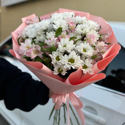 Crisantemo blanco con alstroemeria rosa