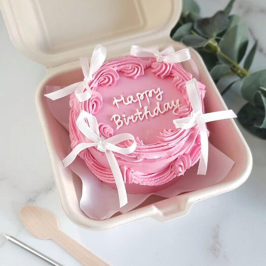 Vintage-style Lambeth Bento cake as a birthday gift to girlfriend, girlfriend, wife, lover