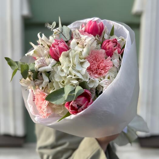 Букет гортензия, пион тюльпан, диантус (сб 001)