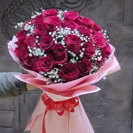 Romantic Time; 35 Bouquet of red roses