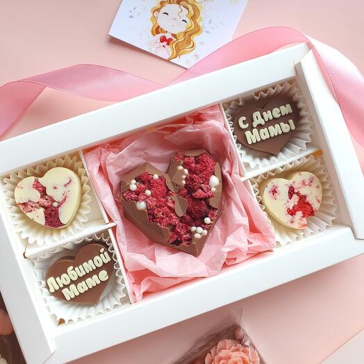 С Днем мамы с сердечками