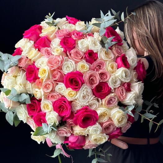 101 Роза микс с эвкалиптом