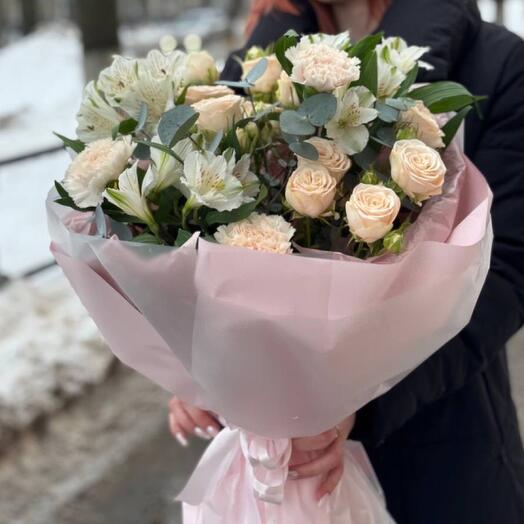 Букет с кустовыми розами