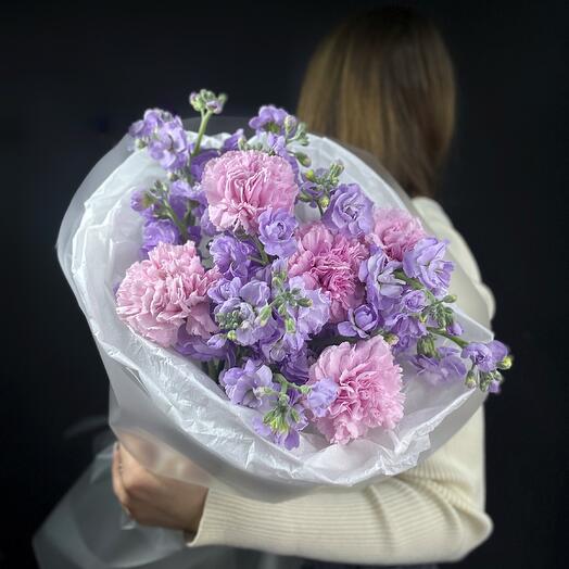 A persistent and fragrant bouquet of mattiola