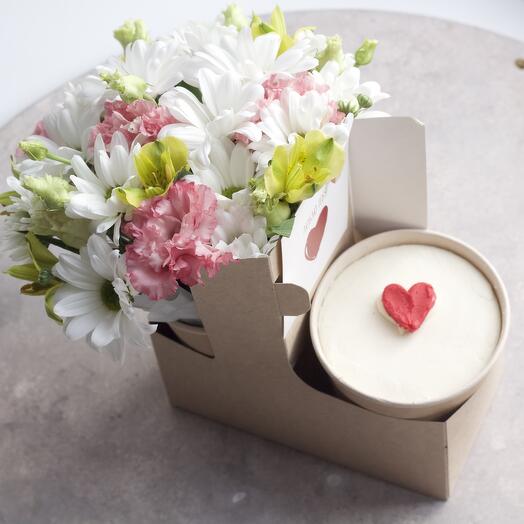 Бенто торт в стакане (vegan) + букет для любимой женщины