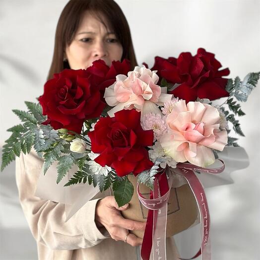 Композиция с Ажурными розами Арианна
