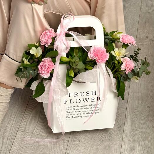 Friss Virágok Táska